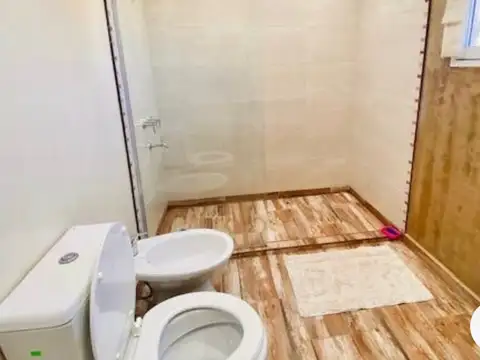 Casa en Alquiler con 2 cocheras