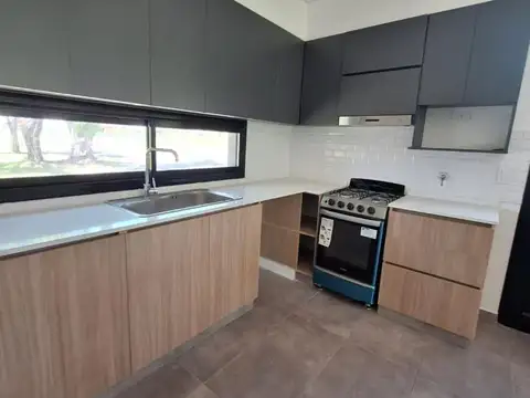 Casa en Venta con 4 cocheras
