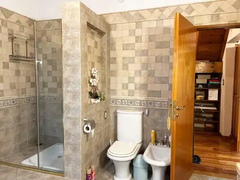 Casa en  venta excelente construccion Don Bosco Quilmes