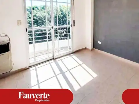 DEPARTAMENTO AL FRENTE CON GRAN TERRAZA