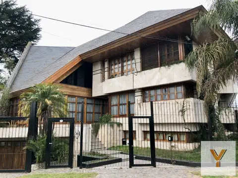 Casa en venta -  5 dormitorios 5 baños - 720mts2 - La Matanza