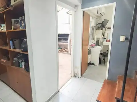 Venta TRIPLEX 4 ambientes en Paternal. Toma permuta