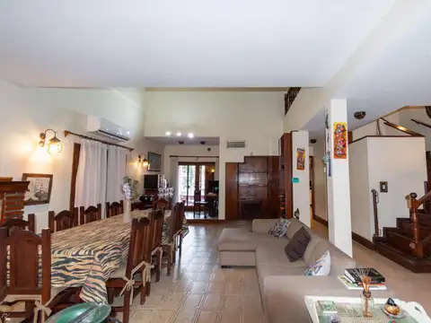 VENTA CASA ESTILO CHALET 4 DORMITORIOS