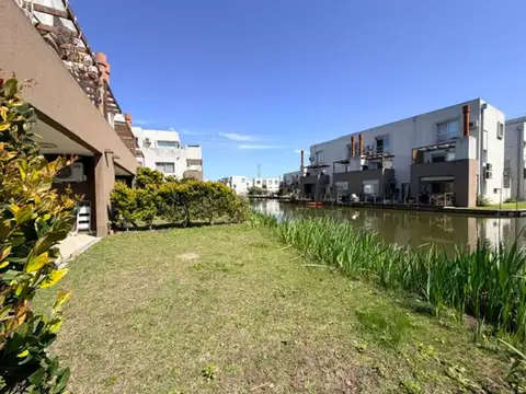 Alquiler 3 Ambientes Amoblado con jardin al lago