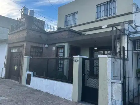 CASA 5 AMBIENTES EN RAMOS MEJIA