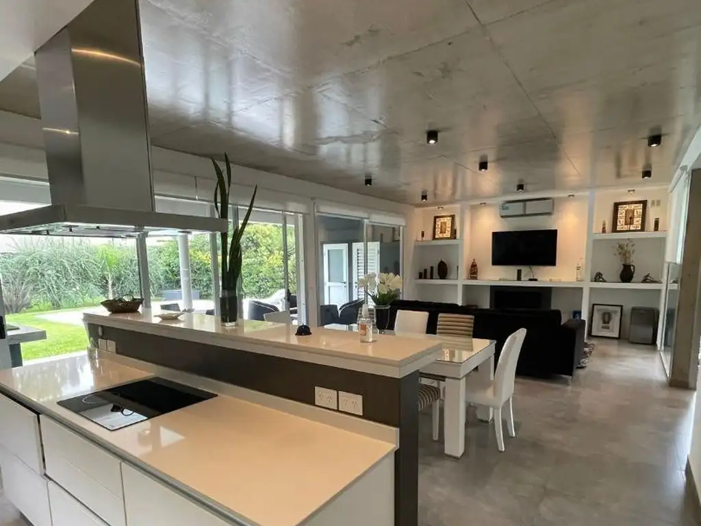 Casa en Altos de Hudson II