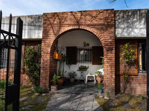VENTA CASA 3 DORMITORIOS PARQUE FIELD Apto Crédito