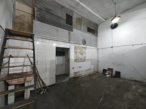 Local en Alquiler en Isidro Casanova, $ 1.200.000