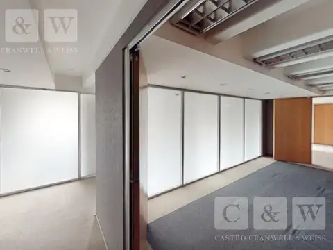 Oficina en Venta con 5 cocheras