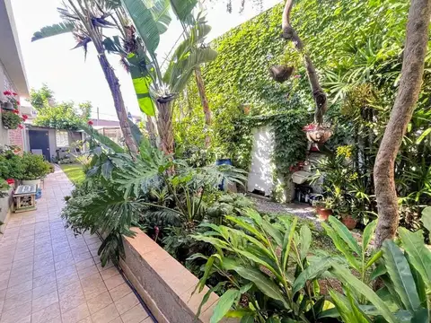 Depto Tipo Casa en Venta 8 años