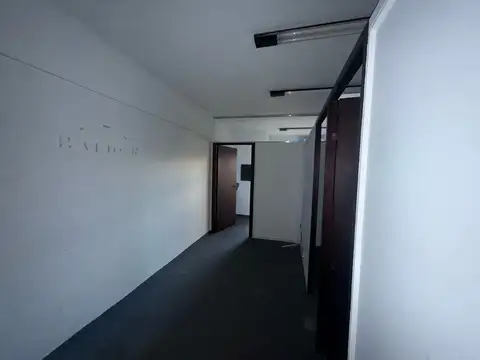 Oficina en Venta 49 años