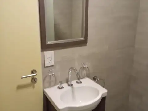 José León Suarez Céntrico - Impecable departamento 2 amb con Balcón al Frente!