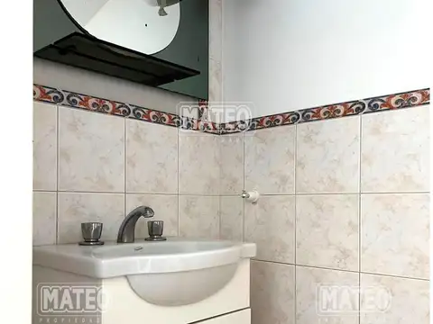 Casa en Alquiler con 1 cochera