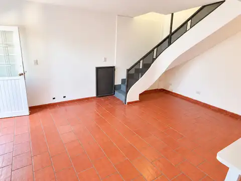 Depto Tipo Casa en Venta al Este