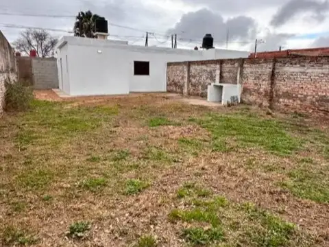 Casa 2 Dorm. B° Villa El Libertador
