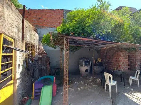 Casa en Venta con 3 cocheras