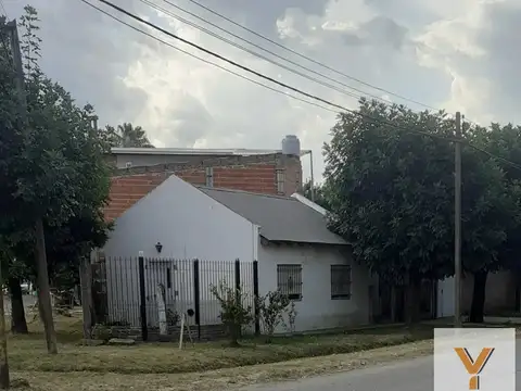 Casa en venta - 3 Dormitorios 2 Baños - Lima