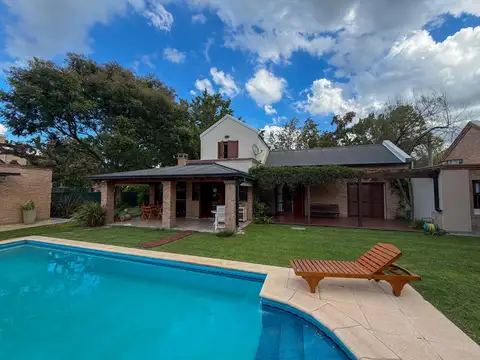 Casa 4 ambientes con 3 baños