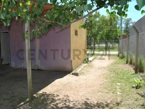 Venta casa dos ambientes sobre lote propio