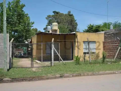 Casa 2 ambientes con 1 baño