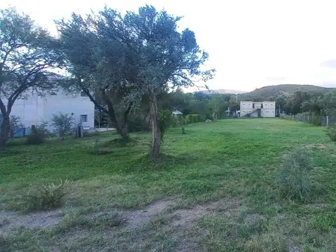 VENDE LOCALES + DPTOS ZONA JUANA KOS.- SAN LUIS