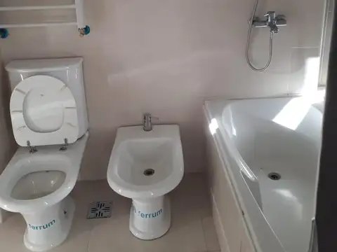 Edificio Atlantis con vista exclusiva al río