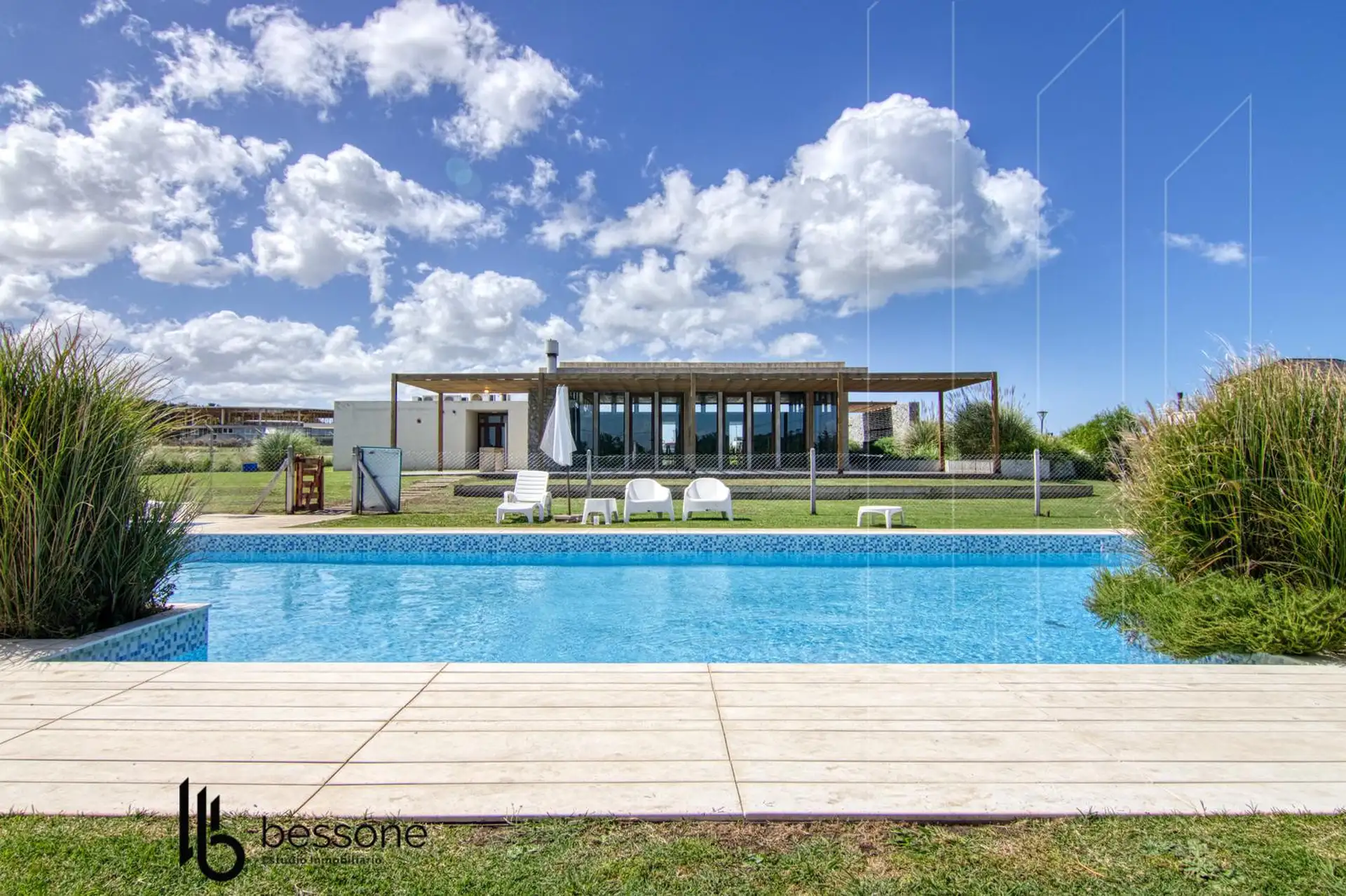 Terreno en Barrio Privado Rumencó Joven, 600 m²