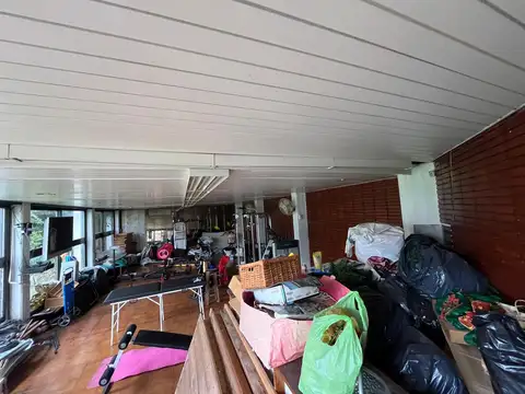 Casa 6 ambientes con 3 baños
