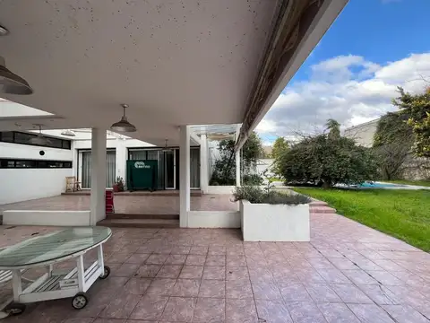 Casa en Venta en Liniers, USD 990.000