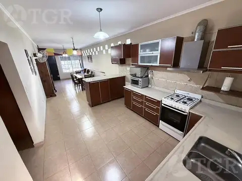 Venta Casa Multifamiliar en Villa Ballester-PH de 3 y 4 ambientes !