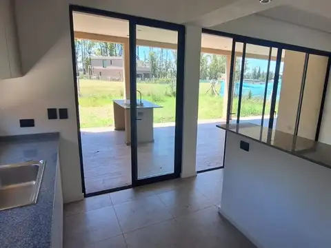 Casa en Venta en Pilar Del Este, USD 185.000