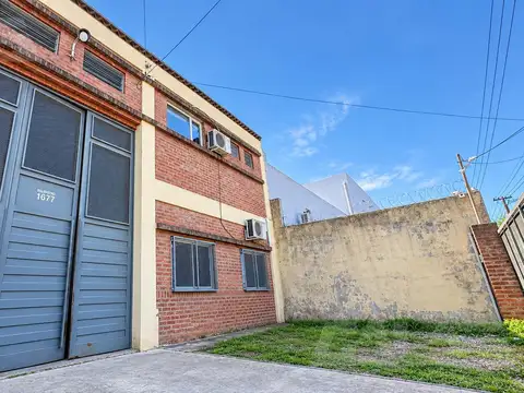 GALPÓN | 4 AMBIENTES | DOBLE INGRESO ALTURA | ZONA INDUSTRIAL | COCHERA | ITUZAINGÓ NORTE