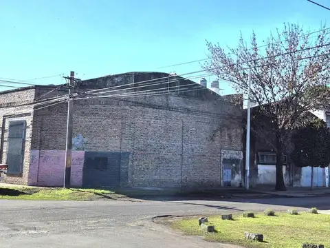 Olegario Víctor Andrade al 2200