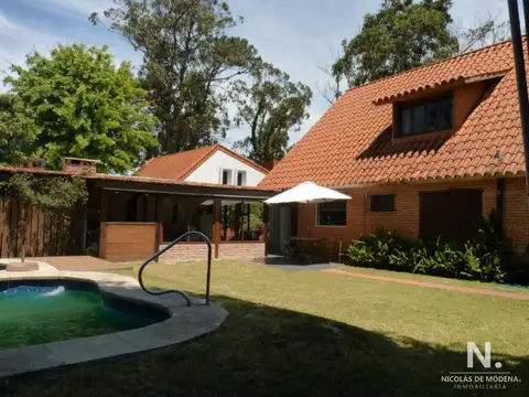 MUY LINDA CASA A PASOS DEL MAR!