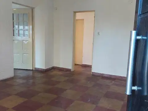 Casa 3 ambientes con 1 baño