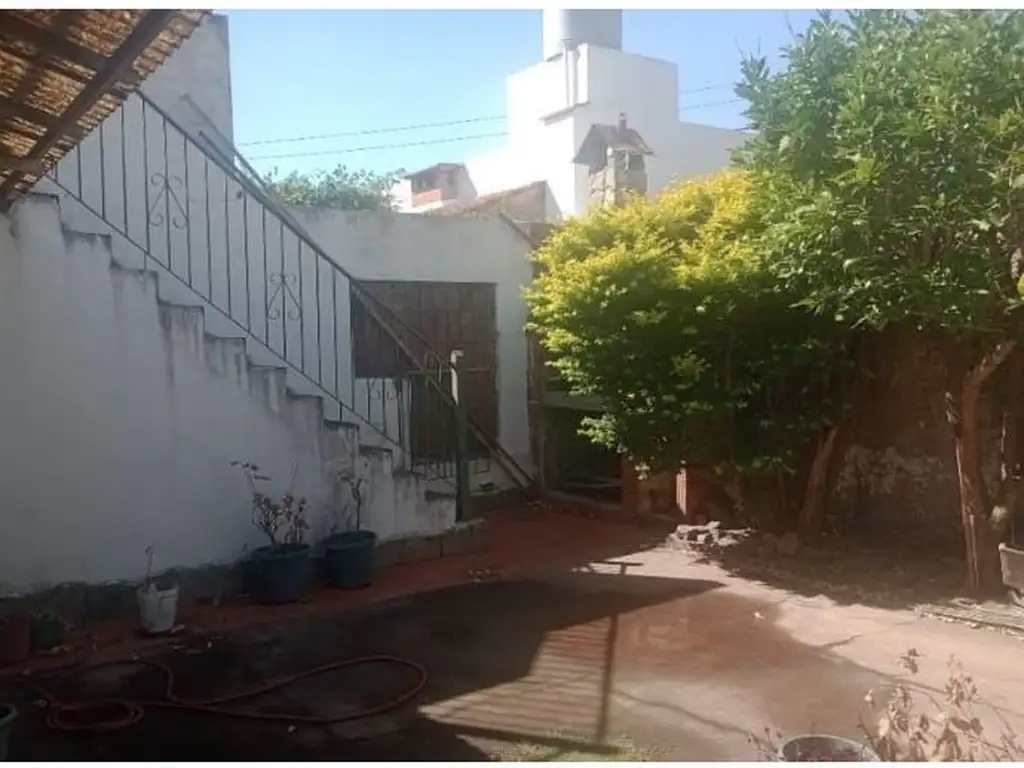 Jose C: Paz 3284 , Piso 1