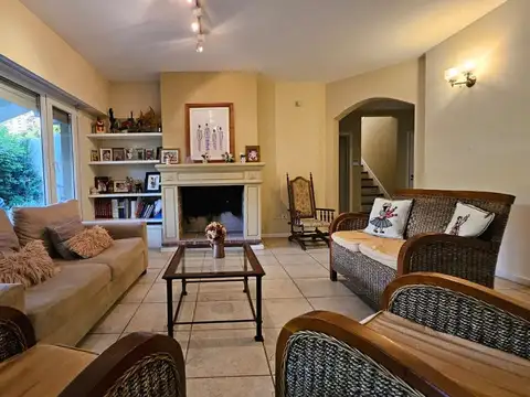 VENTA CASA 6 amb. gran jardín y pileta en Lincoln