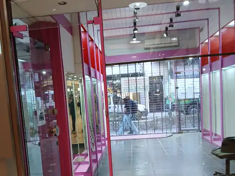 P.B. 4X8 S/S. 4X8, a metros de FLORIDA y Confitería Florida Garden