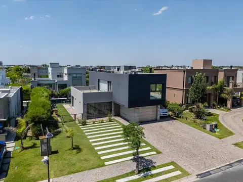 VENTA CASA 4 AMBIENTES NUEVO QUILMES  LOTE INTERNO