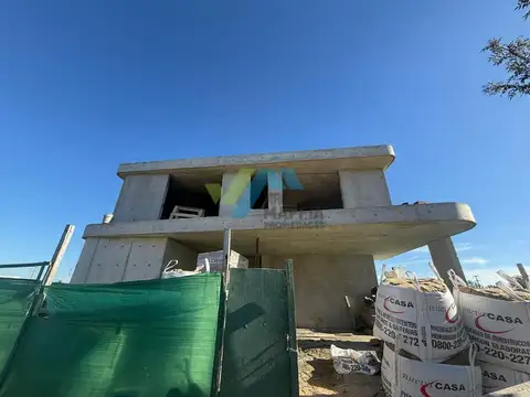 Casa 5 ambientes con 5 baños