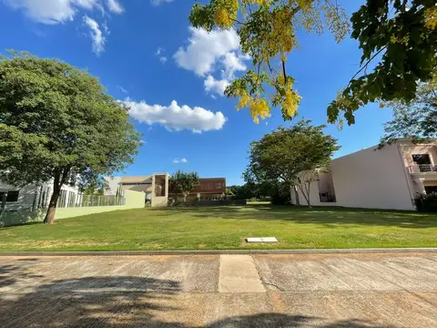 Terreno en Venta en Luque, USD 625.000