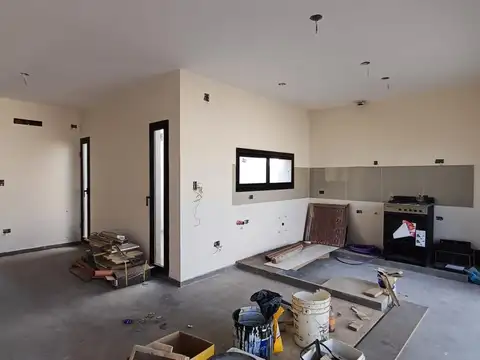 Casa en Venta con 4 cocheras