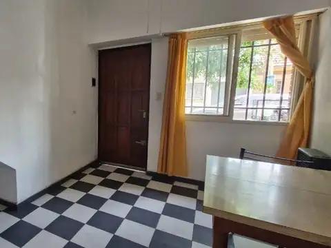 Depto Tipo Casa 2 ambientes con 1 baño