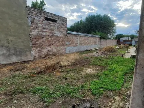 Juncal e/ La Plata y Rio Salado