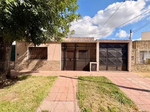 Venta casa 3 amb + dpto, cocheras en Pablo Podestá