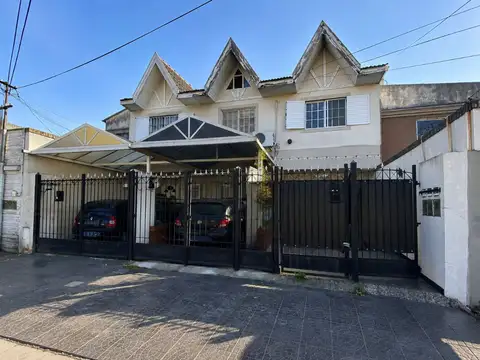 DUPLEX 3 AMB C/COCHERA, JARDÍN, LAVADERO Y ALTILLO