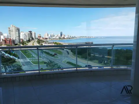 Apartamento en Millenium Tower 3 dor mas dep Playa Mansa En Alquiler Temporada