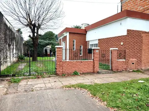 VENTA CASA Y DTO EN TERRENO PROPIO BELLA VISTA