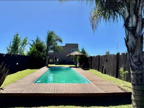 Casa 5 ambientes con 2 baños