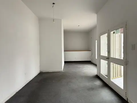 50 e/ 3 y 4 400, Piso PB